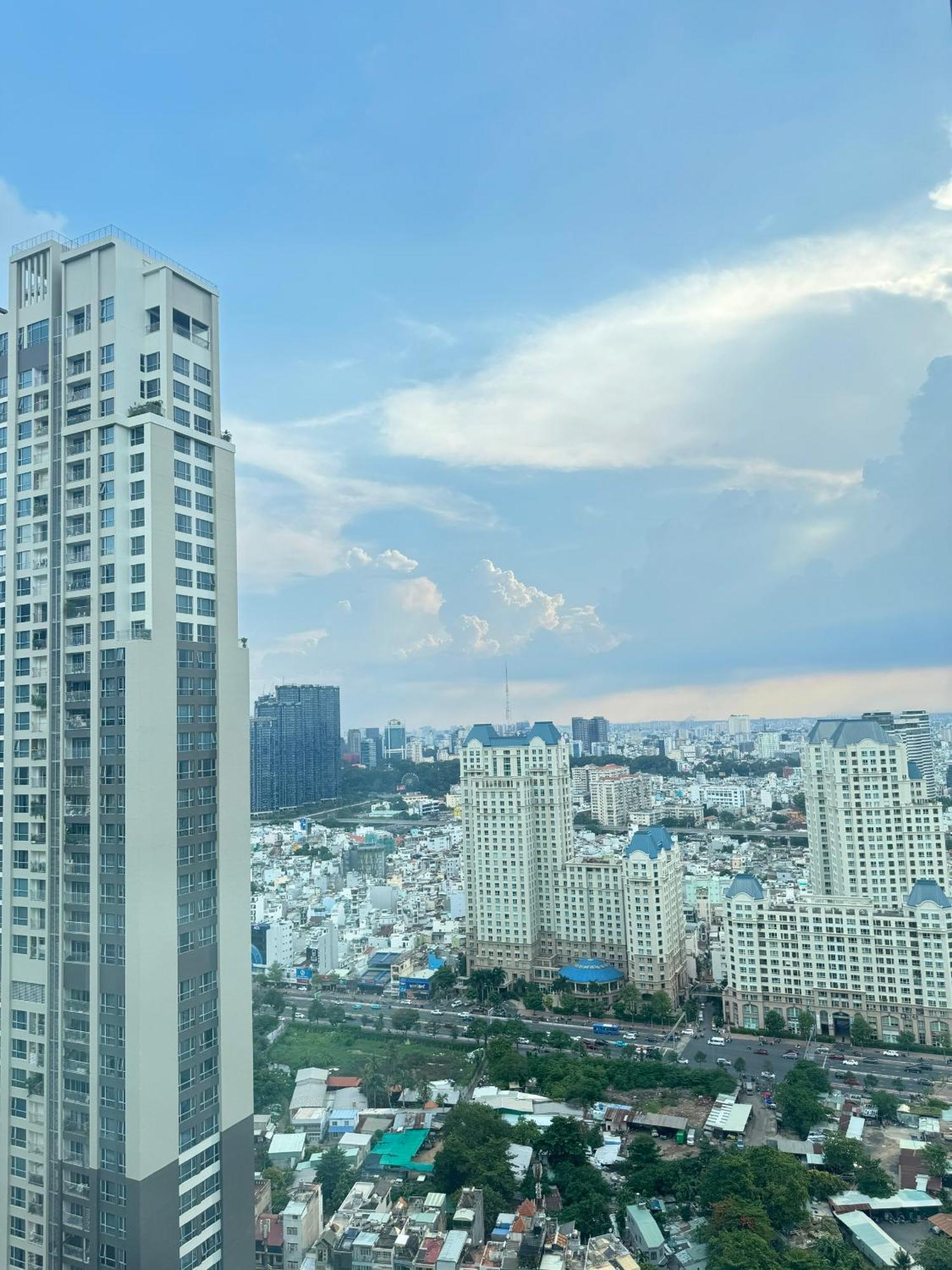 Landmark Luxury Residence - Luna Apartment Хошимін Екстер'єр фото